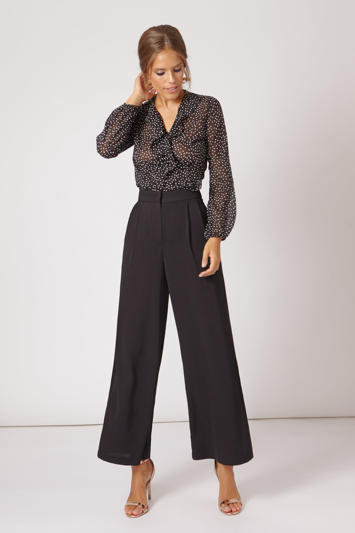 Traje Chaqueta Bibi + Pantalon Libi Negro · Iconics ·