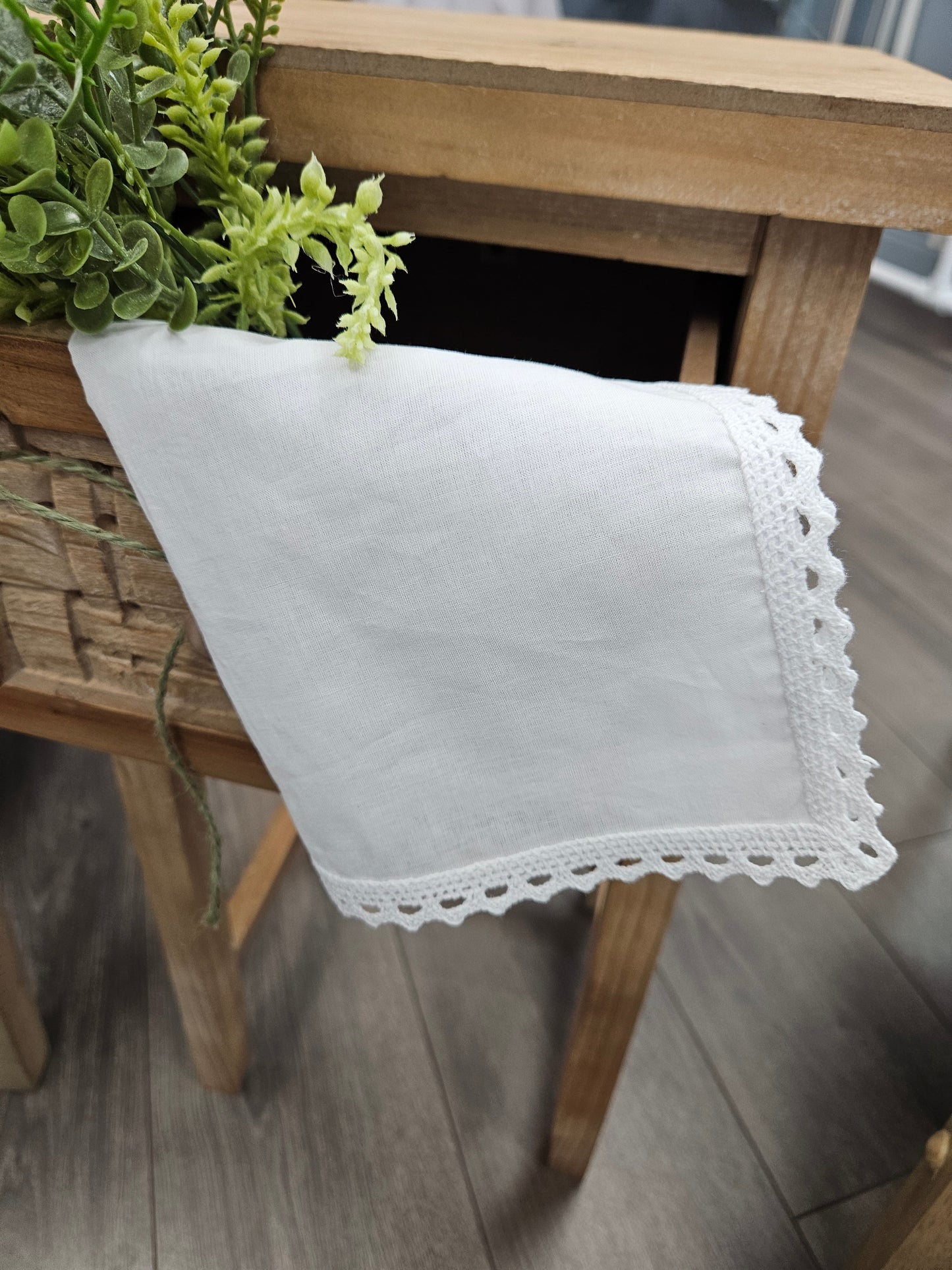 Hankie - Picot Edge