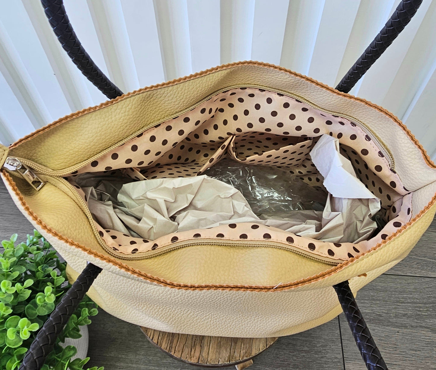 Leather Flower Temple Bag - Tan