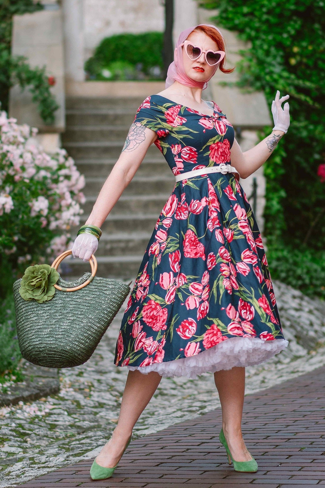 Lily Short Sleeved 50s Pleated Dress in Navy Tulip