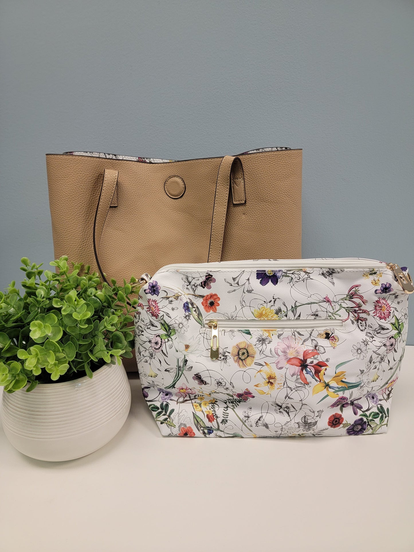 Reversable Temple Tote - White/Tan