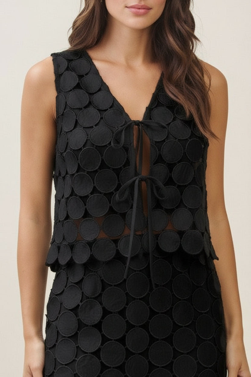 Fern Sleeveless Front Tie Circle Crochet Top Black