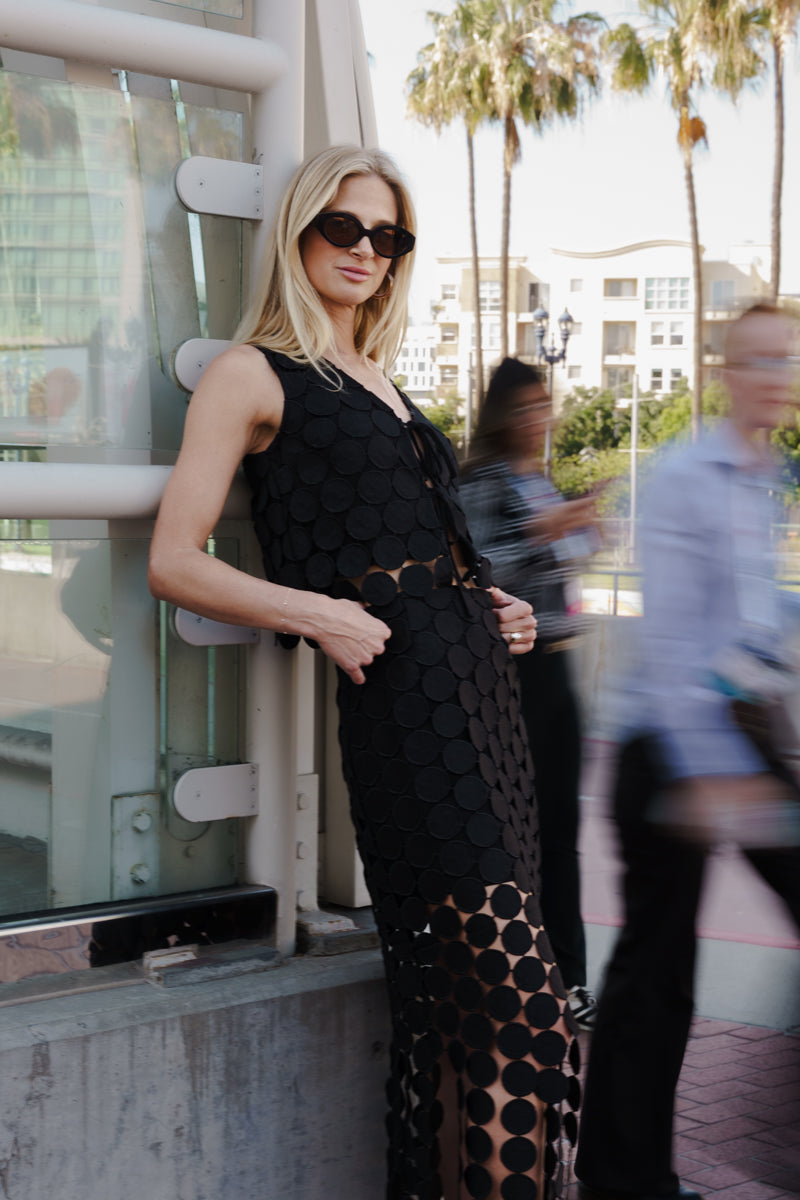 Fern Sleeveless Front Tie Circle Crochet Top Black