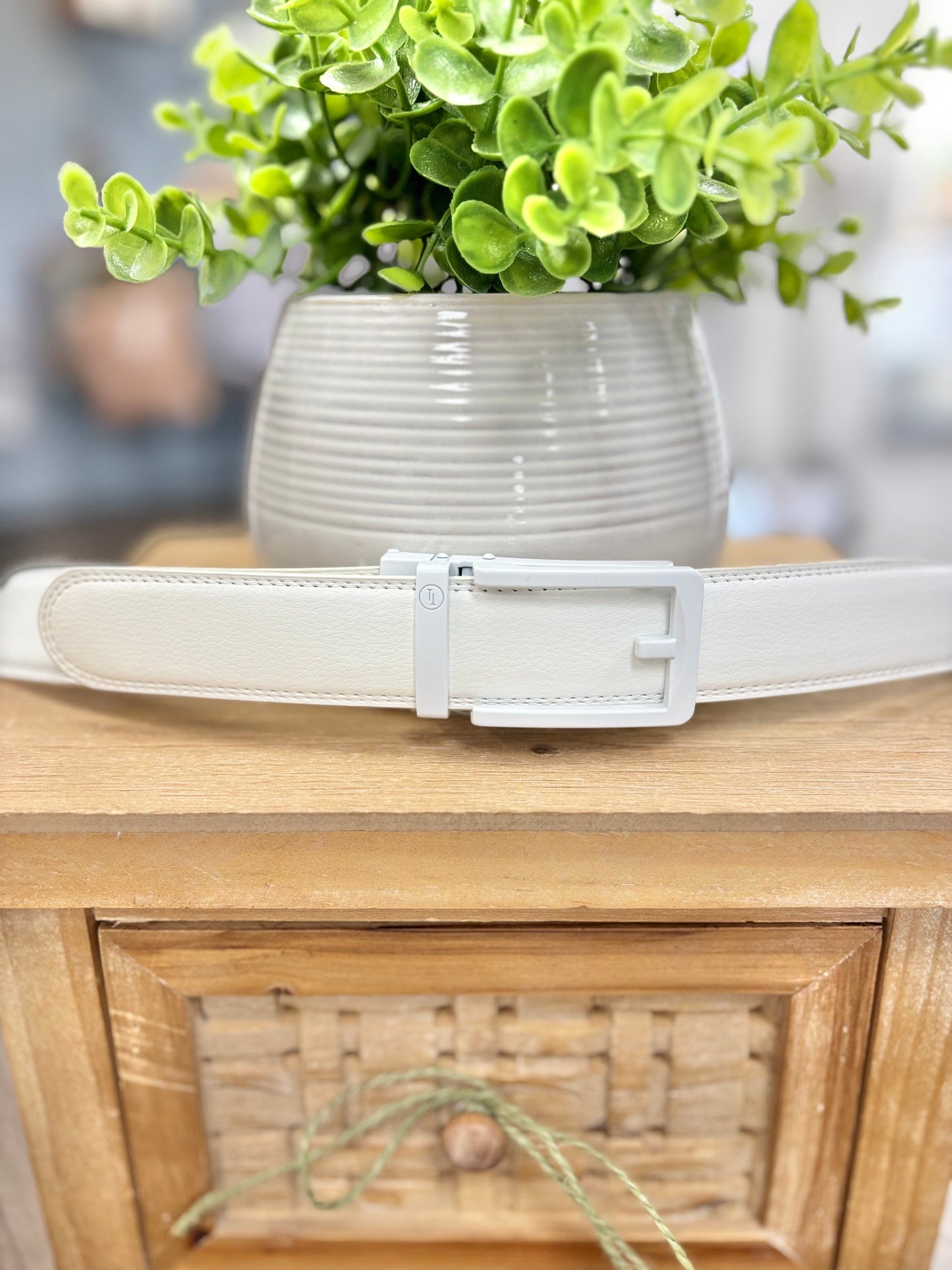 White Ratchet Belt-Traditional Buckle in White