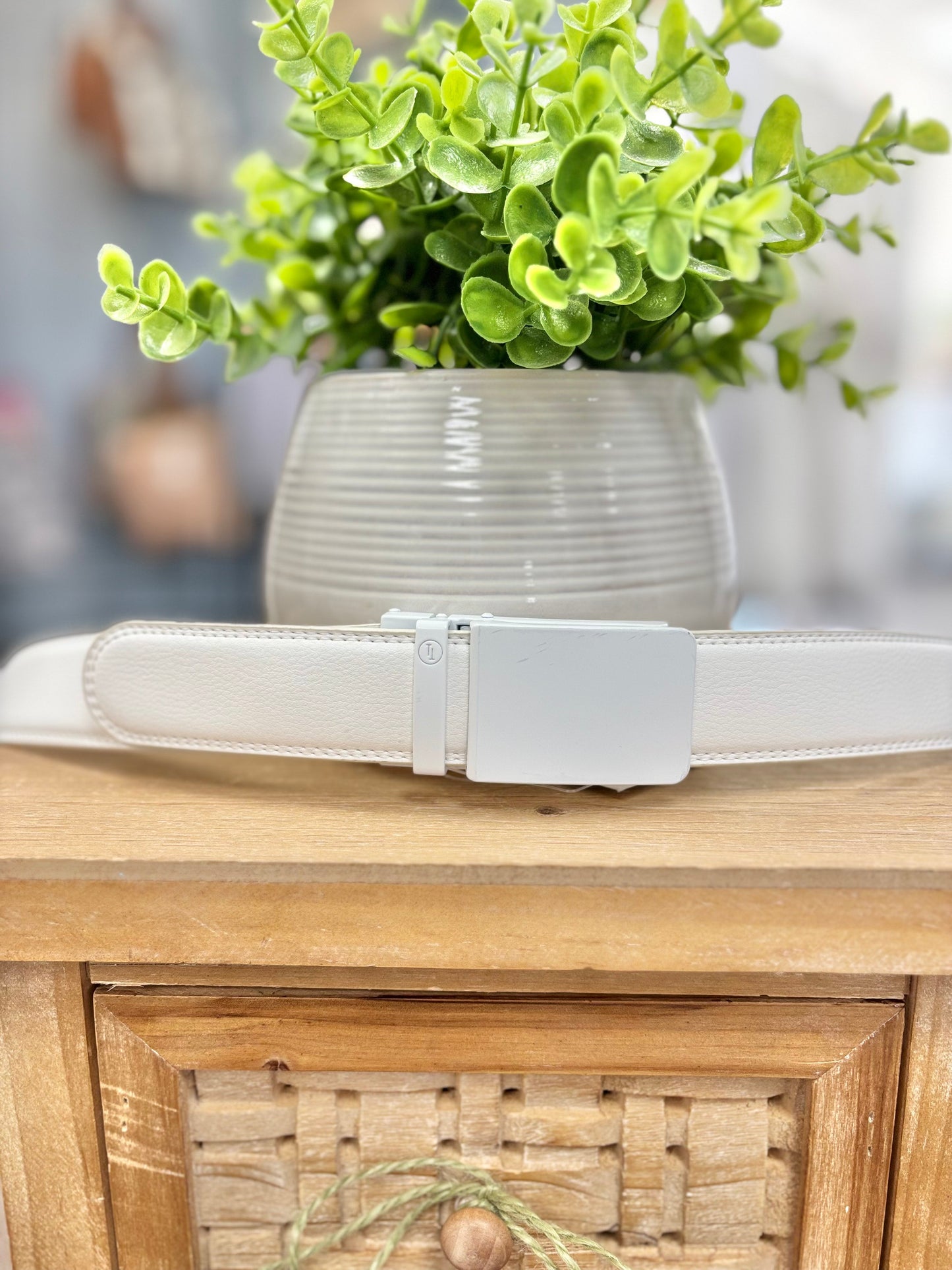 White Ratchet Temple Belt-White Solid Buckle