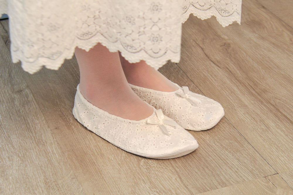 Lace Temple Slipper