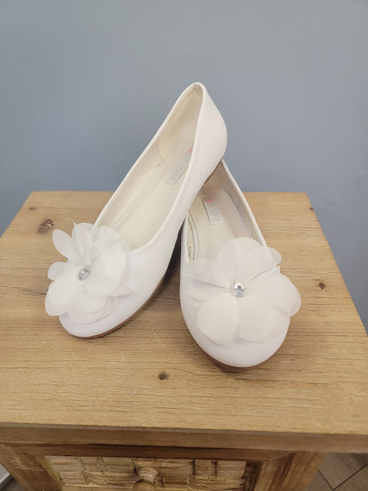 Bethany Girl's Shoe Available in size 4