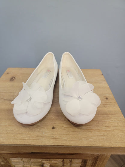 Bethany Girl's Shoe Available in size 4