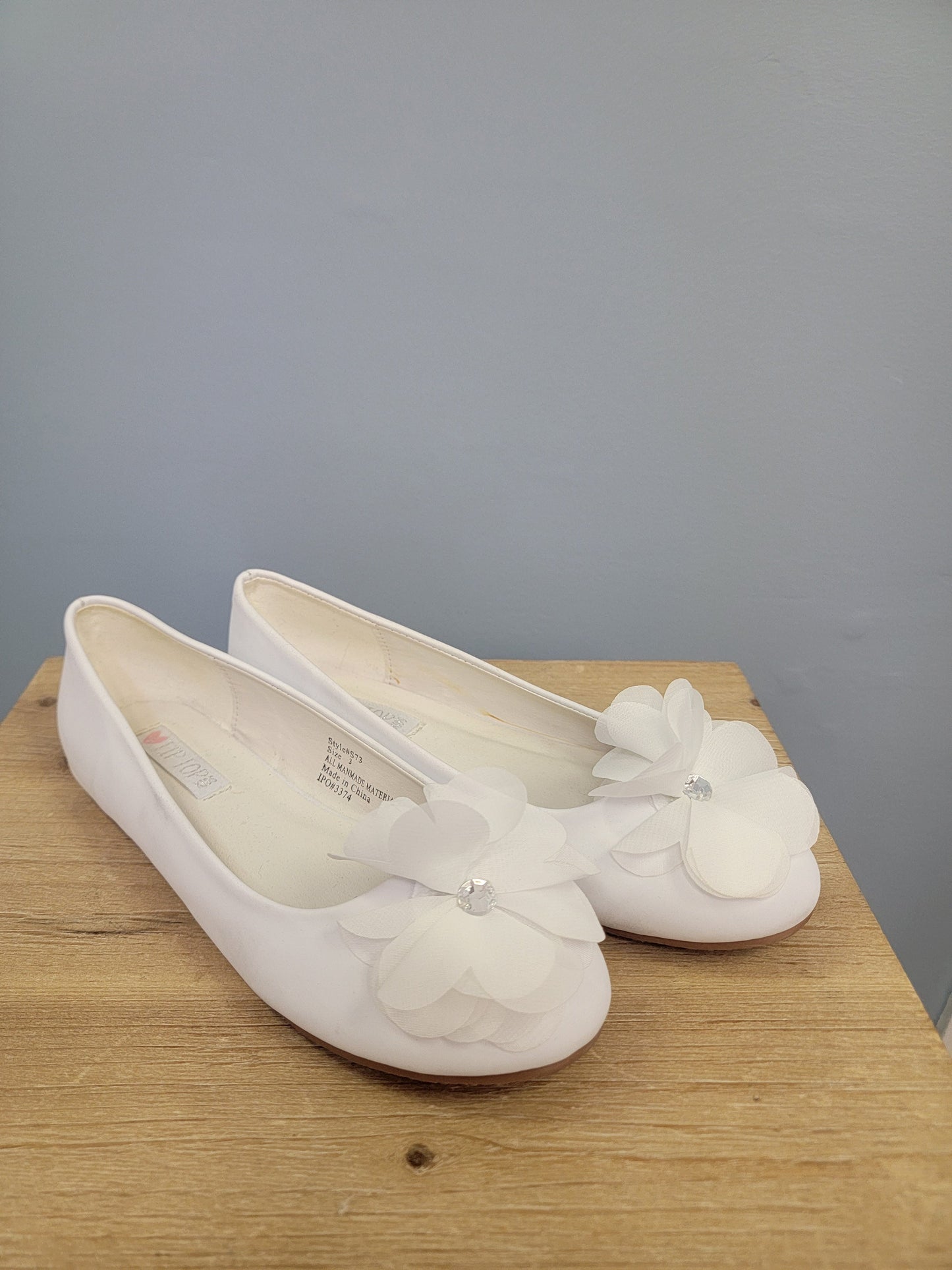 Bethany Girl's Shoe Available in size 4
