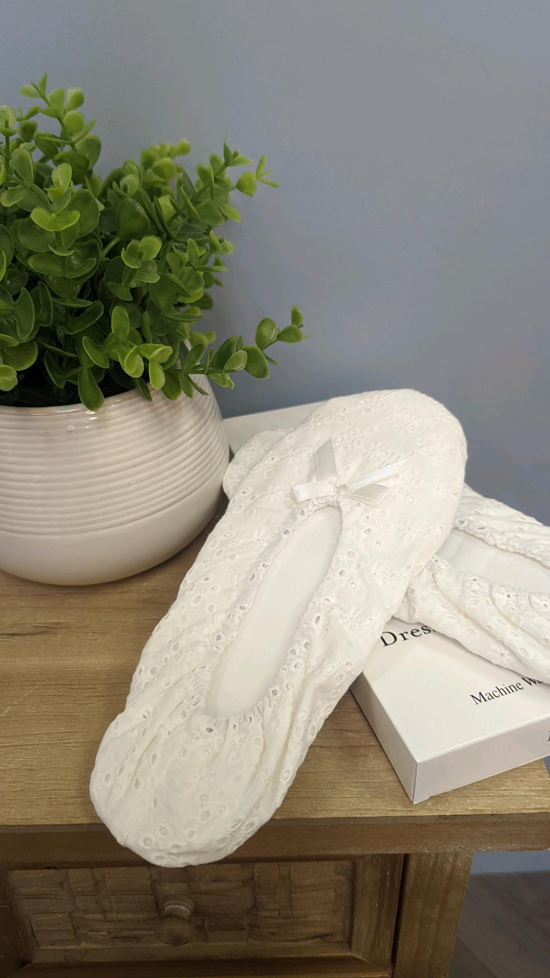 Lace Temple Slipper