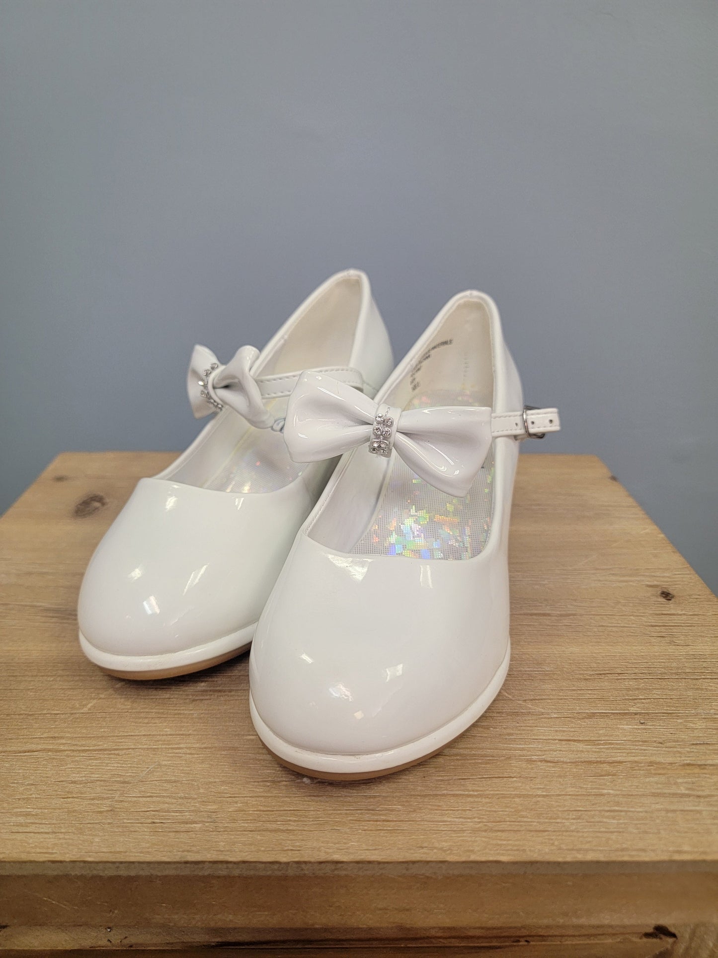 Pearl Girl's Shoe