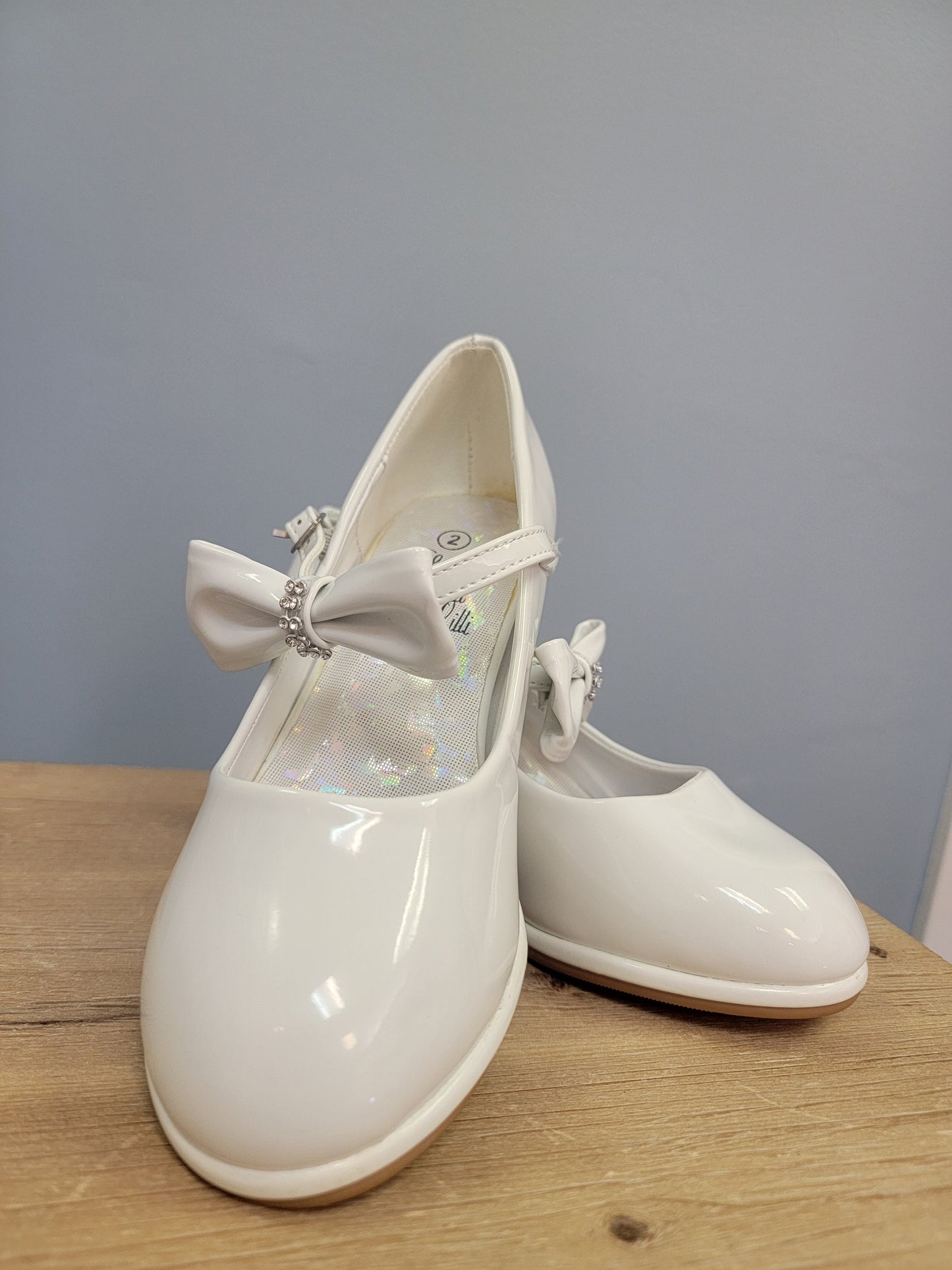 Pearl Girl's Shoe