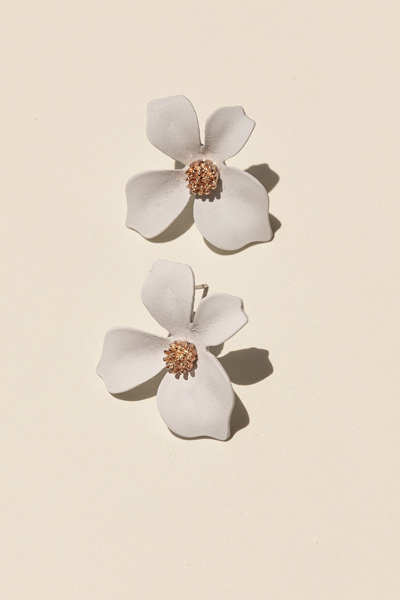 Pendientes Momo Blanco · Rivera ·