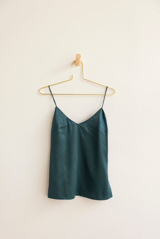 Top Livia Teal · Wisteria ·