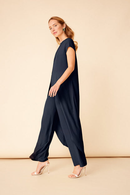 Top Maca Navy · Wisteria ·