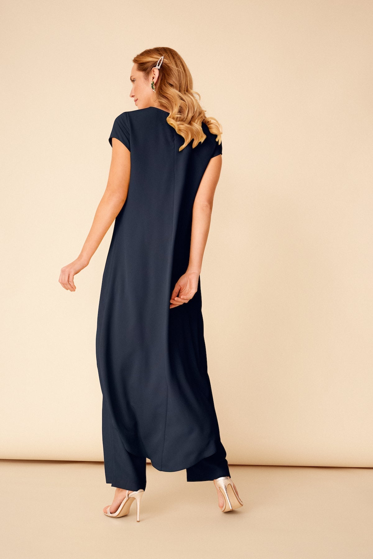 Top Maca Navy · Wisteria ·