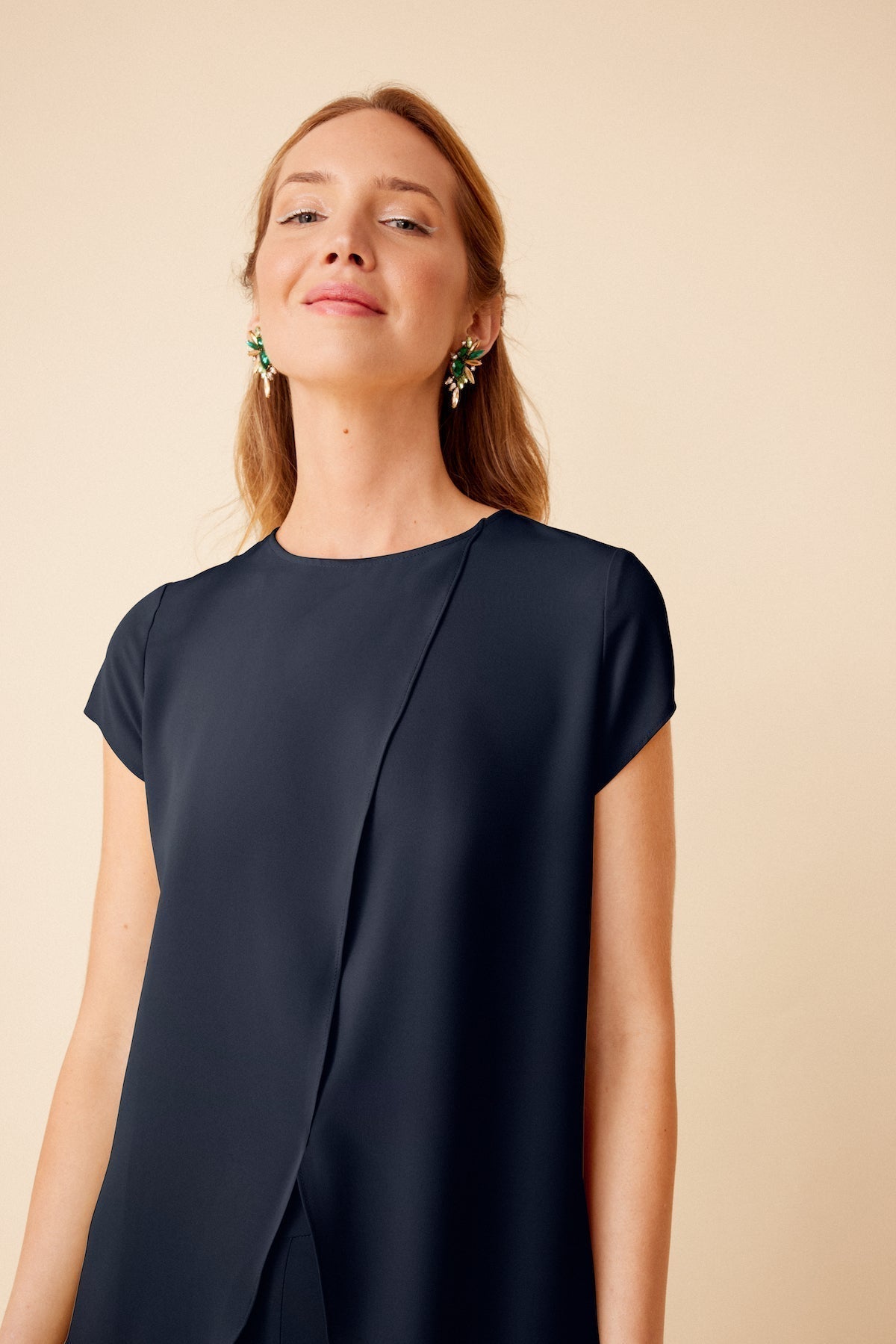 Top Maca Navy · Wisteria ·