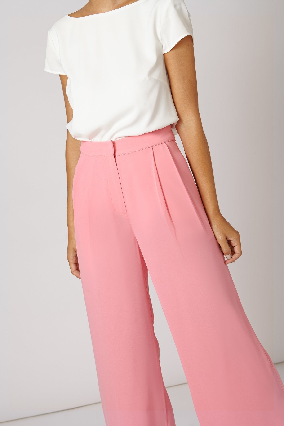 Traje Chaqueta Bibi + Pantalon Libi Rosa Flamenco · Iconics ·